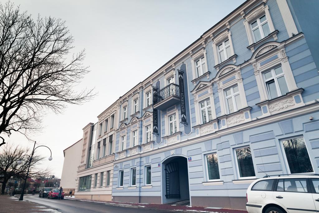 Pod Ratuszem Hotel Wieluń Kültér fotó